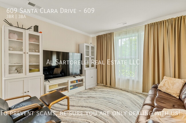Building Photo - 609 Santa Clara Dr