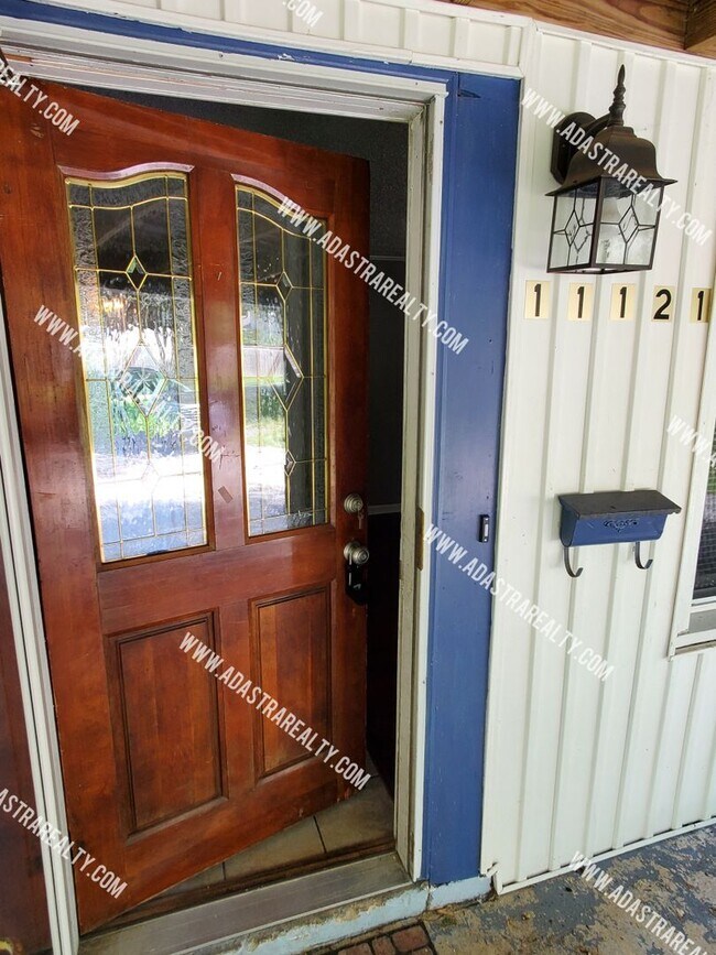 Building Photo - Remodeled 2 Bedroom Raytown Home w/Potenti...