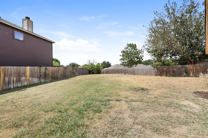 Building Photo - 14101 Black Gold Trail