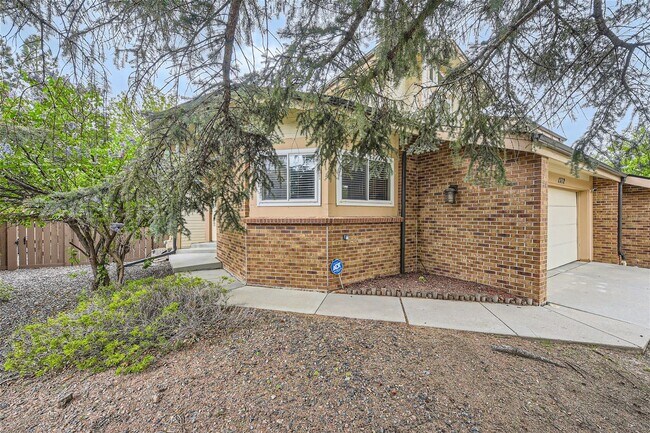 Building Photo - Evolve Real Estate: Amazing 4 Bdr/4 Bath +...