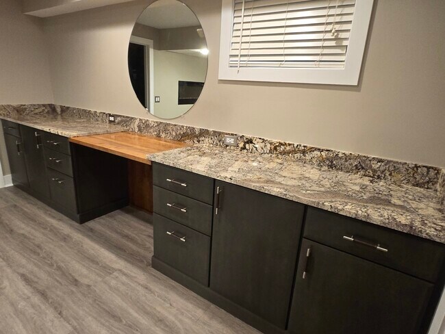 Building Photo - 25805 N Arrowhead Dr
