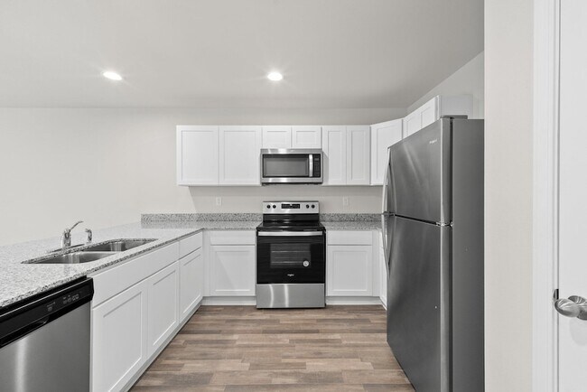 Building Photo - 630 Whispering Creek Ave