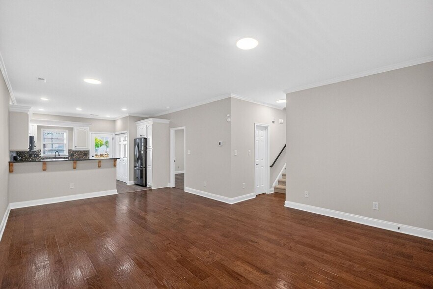 Building Photo - 124 Quality Dr