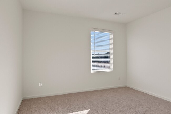 Building Photo - New Construction in the Heart of Northport - Available Now