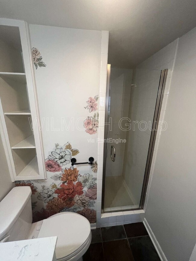 Building Photo - 3965 N Meridian St