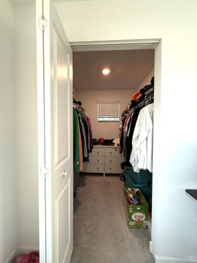 Building Photo - 1880 Grantham Ct