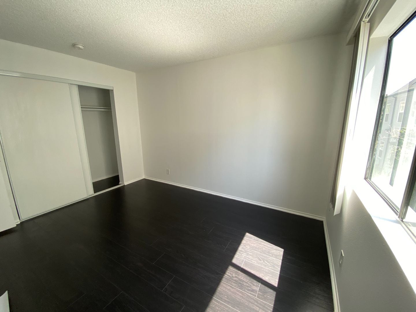 Building Photo - 827 S Wilton Pl