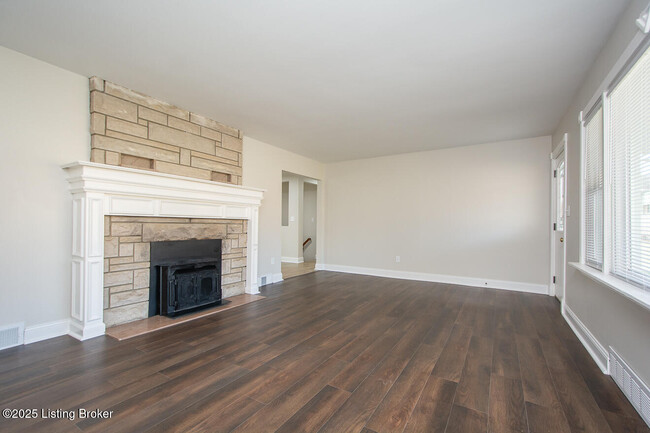 Building Photo - 6156 Cherry Hill Ct