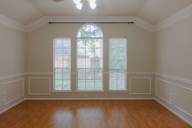 Building Photo - 20735 Spring Rose Dr
