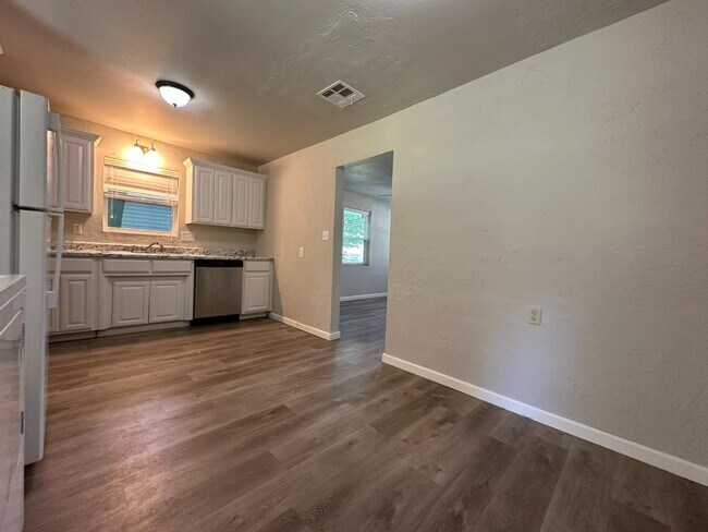 Building Photo - 3208 NW 30th St