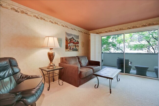 Building Photo - 438 Por La Mar Cir