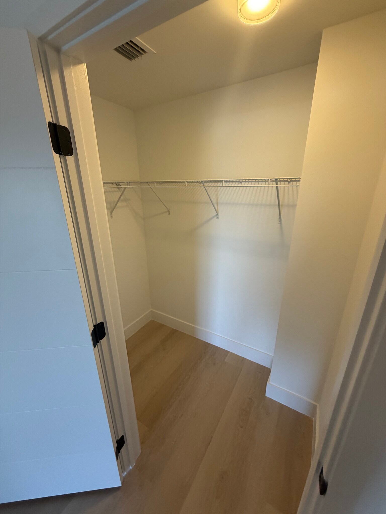 Building Photo - 406 N 20th Ave