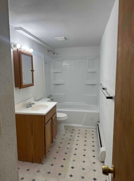 Building Photo - 4027 E 8th Ave