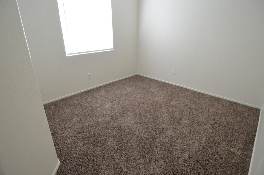 Building Photo - 3632 Sable Palm St