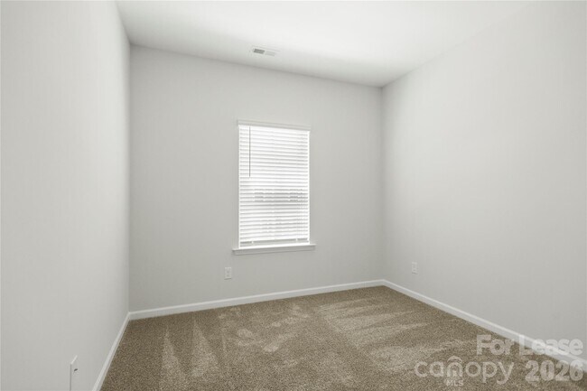 Building Photo - 7113 Brookview Ln