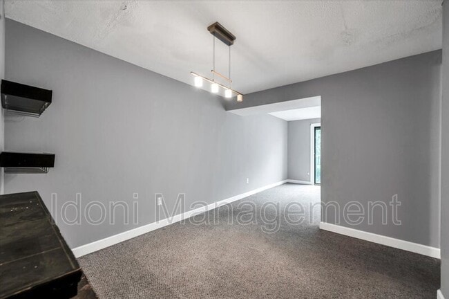 Building Photo - 78 Shepards Knoll Dr
