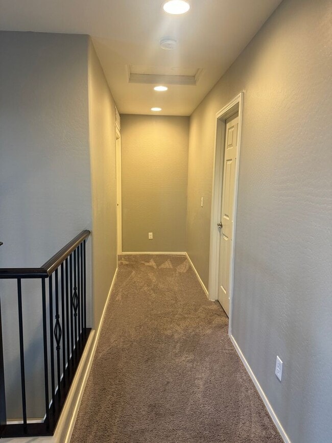 Building Photo - 16345 W Latham St