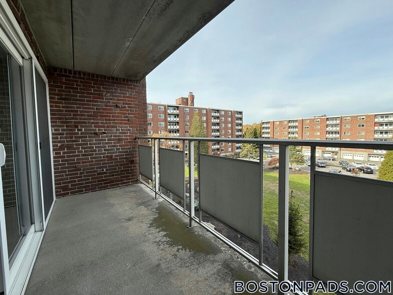 Building Photo - 53 Hill Rd