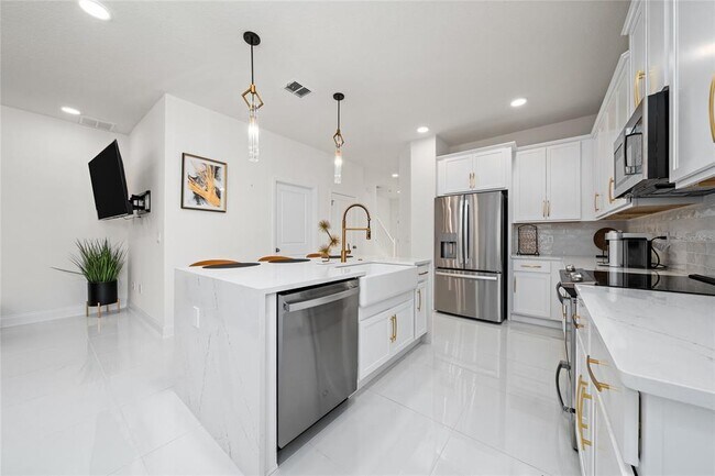 Building Photo - 16001 Grafton Wy