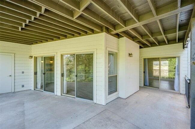 Building Photo - 6000 Shepherd Mountain Cove