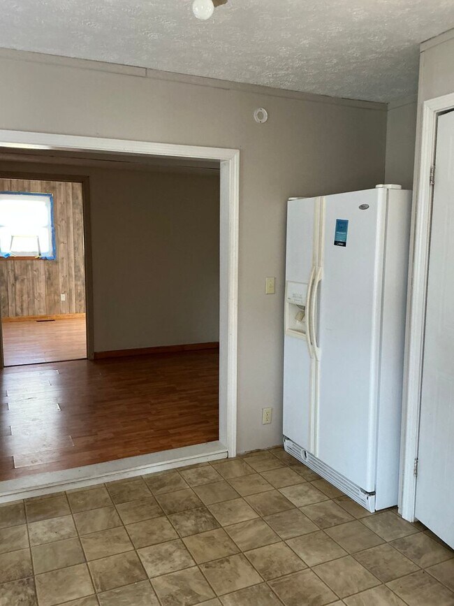 Building Photo - 131 Crescent Ln