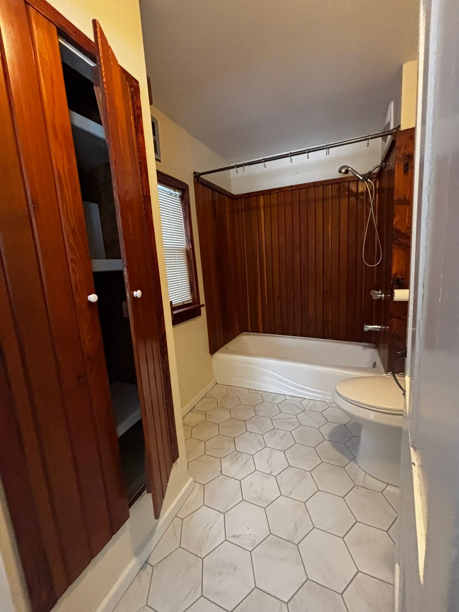 Building Photo - 349 Bone Plain Rd