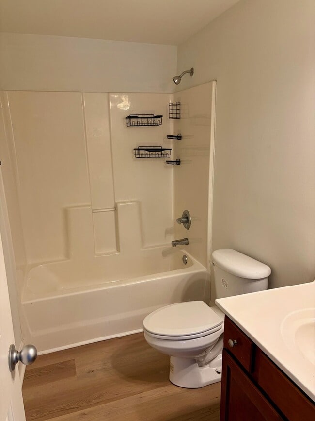 Building Photo - 160 N Mill St