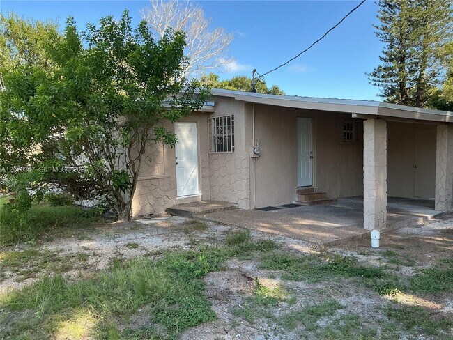 Building Photo - 2605 Ave F