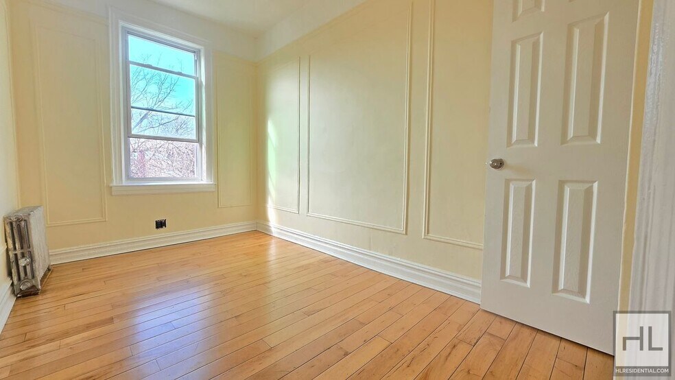 Building Photo - 28 STREET