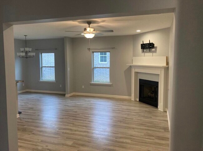 Building Photo - 56 S Meadows Cove