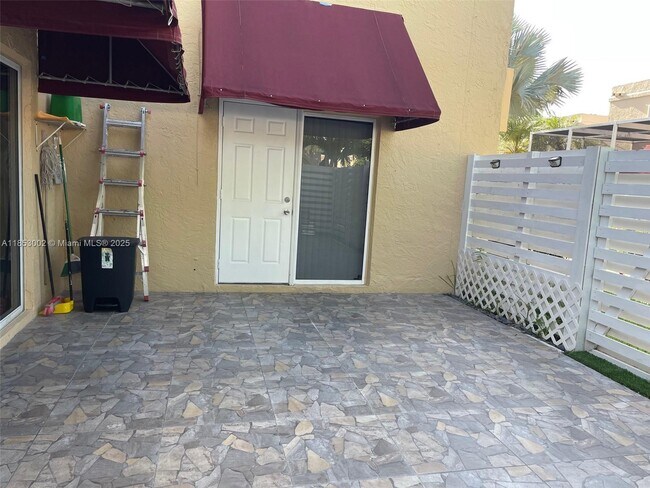 Building Photo - 14346 SW 96th Ln