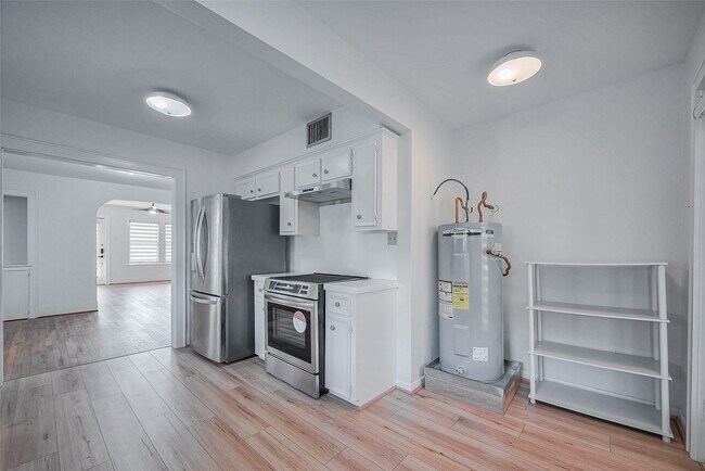 Building Photo - 1614 Ridgewood St