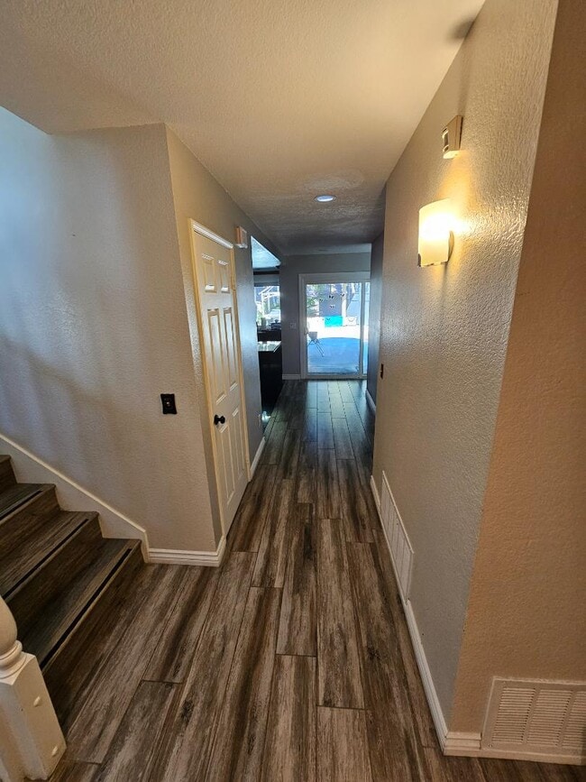 Building Photo - 1704 Horseshoe Ct