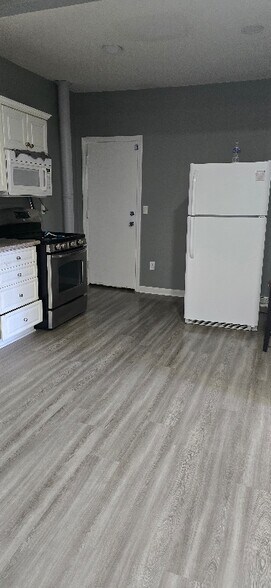 Building Photo - 30 Church St