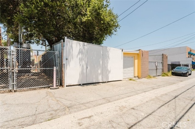 Building Photo - 10550 1/4 W Victory Blvd