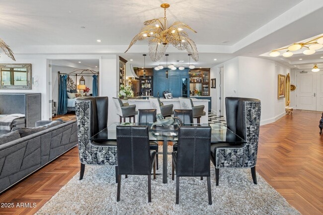 Building Photo - 2211 E Camelback Rd