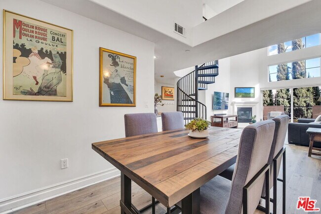 Building Photo - 15206 Burbank Blvd