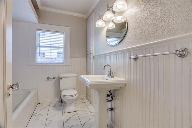 Building Photo - 4011 W 7th St