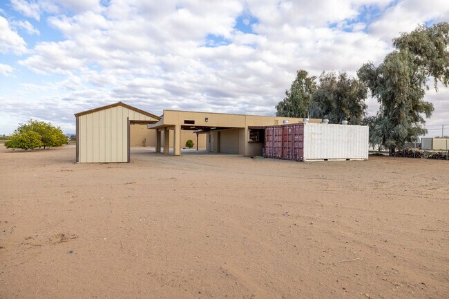 Building Photo - 3942 S Ave 4 1/2 E