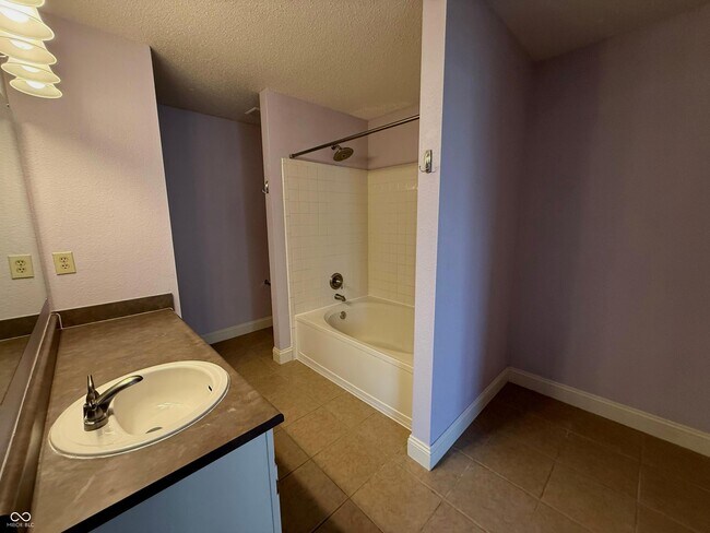 Building Photo - 11835 Buck Creek Cir