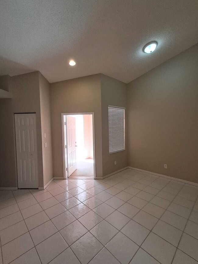 Building Photo - 223 E Coral Trace Cir
