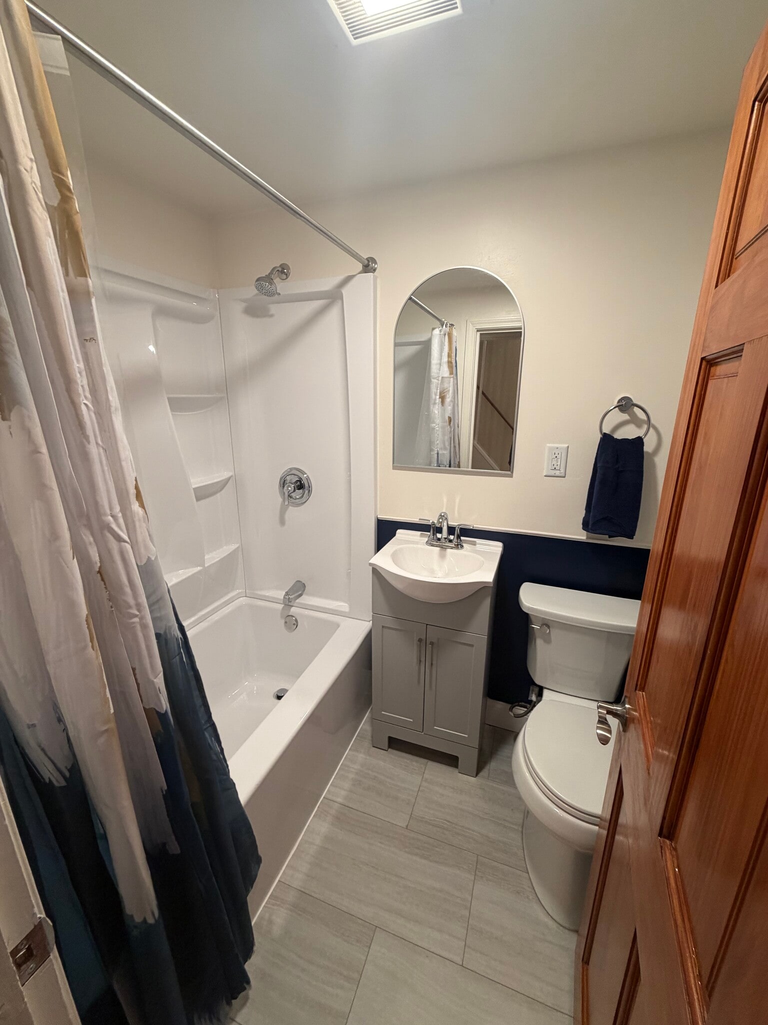 Building Photo - 67 Oak St