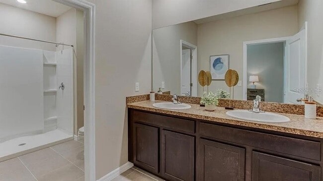 Building Photo - 5270 Dragonfly Dr