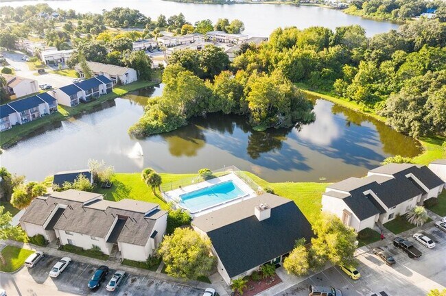 Building Photo - 2022 Ludlow Ln