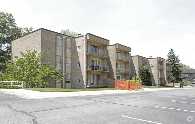 Primary Photo - Walnut Grove Condominium