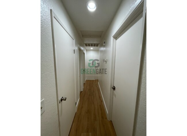 Building Photo - NOW AVAILABLE! Beautiful 3 Bedroom, 2 Bathroom Home Located in Ripon, CA