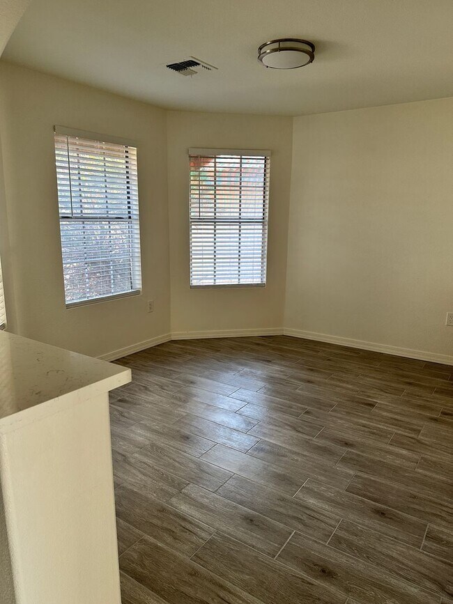 Building Photo - 1430 W Camino Ct