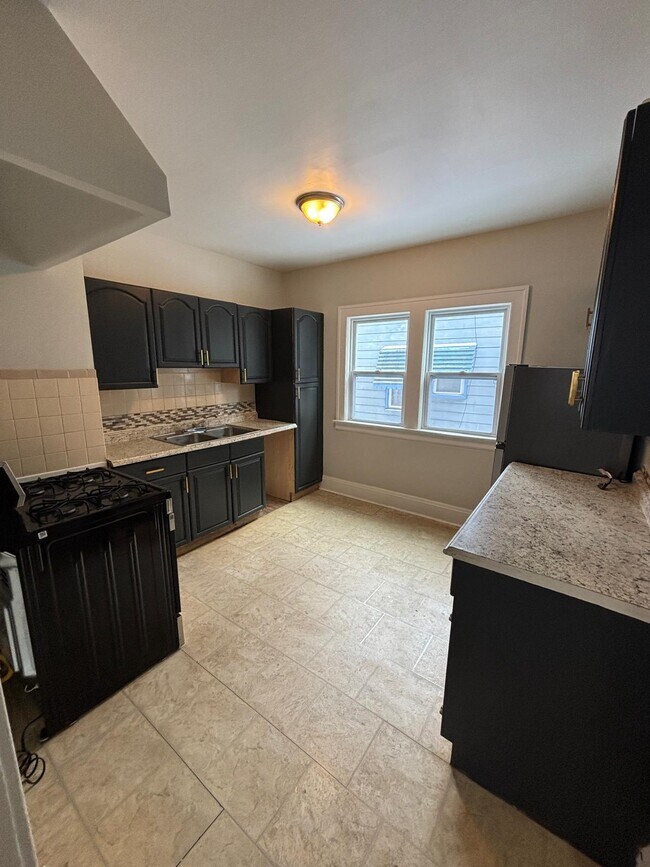 Building Photo - 15712 Cloverside Ave