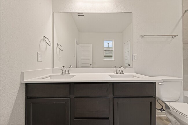 Building Photo - 814 Mustang Rdg Ter