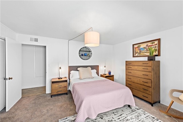 Building Photo - 2120 Temple Hills Dr